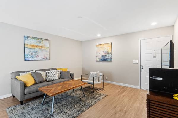 $2,815 / 1br - 700ft2 - Move-In Ready One Bedroom Apartment Home in Campbell! (campbell)63938499538691122
