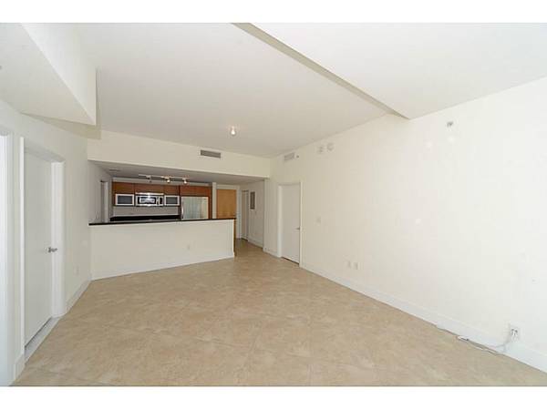 $3,299 / 2br - 1000ft2 - Split Plan With Great Views! (Vizcayne - Downtown)64001848417153123
