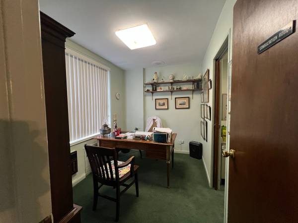 $365,000 / 1br - 630ft2 - Commercial Condominium for Sale !! Price is a steal!! (Astoria)63689627256707124