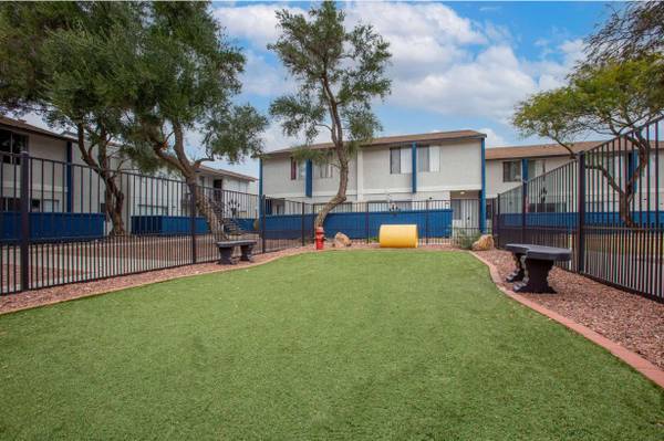$1,312 / 3br - 1092ft2 - Full-Size Refrigerator, Time-Saving Dishwasher (3201 E Seneca St, Tucson, AZ)63674738974211123