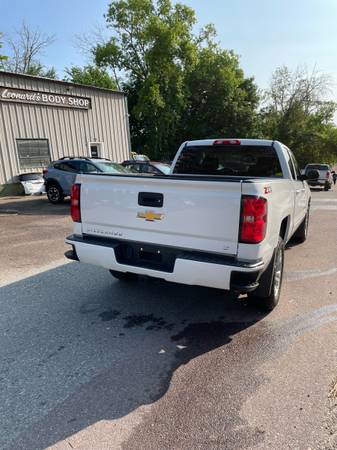 *2018  Chevrolet Silverado  Z71 - $17,995 (Winooski)63622639292417123