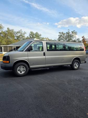 2003 Chevrolet Bus/Van 1