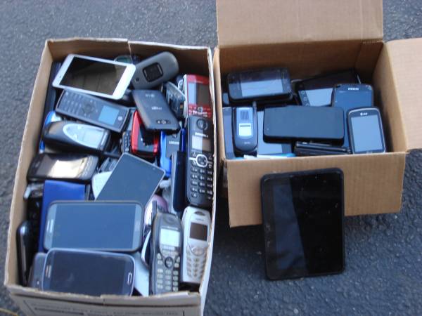 OLD FLIP PHONES & CELL PHONES 1