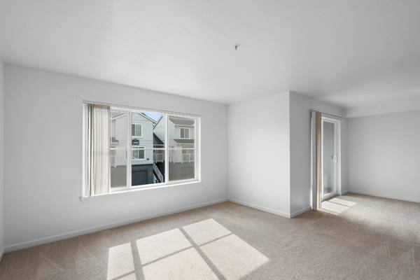 $1,585 / 1hab - 745ft2 - ¡Conócenos! Excelente de 1 hab / 1 baño cerca del transporte público. ¡745 pies cuadrados! (Tigard)63672618878467123