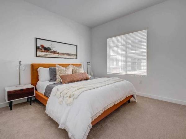$1,324 / 1br - 684ft2 - Fitness Center with Top-of-the-Line Equipment, Pet Friendly (Herriman)63671007779459121