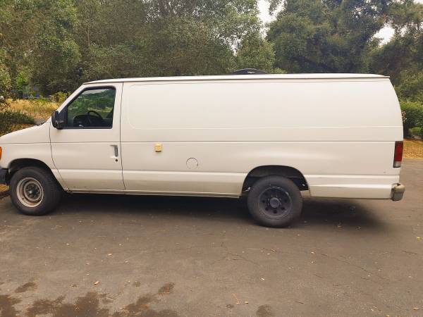 Buscando espacio de almacenamiento para mi vehículo (Santa Cruz)