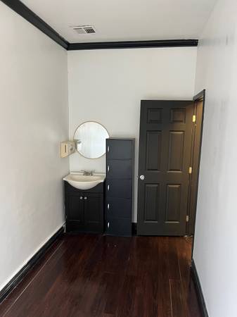 $1 / 120 pies² - Habitación en alquiler dentro de un centro de cuidado de la piel (Beverly Hills)63422873777667122