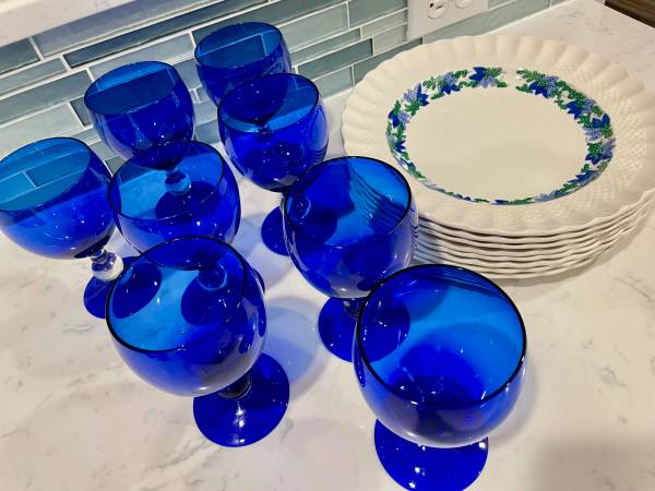 Set of 8 Spode Dinner Plates w/ Czech Goblets 1