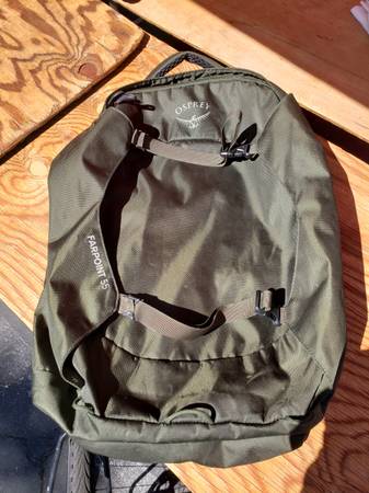 patagonia black hole with wheels deep plum Patagonia Black Hole Wheeled Duffel 40L Brisk Purple