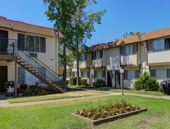 Estudio de $1,325 + 500 de descuento por mudanza. Cocina grande y conveniente, centro de lavandería en el lugar (Sacramento)63228460331779121