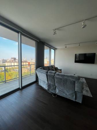 $2,910 / 1br - 915ft2 - Modern 1 Bed 1 Bath + Den in River West (Chicago)63959741315843121