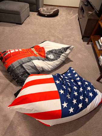 Gaming floor pillows 1