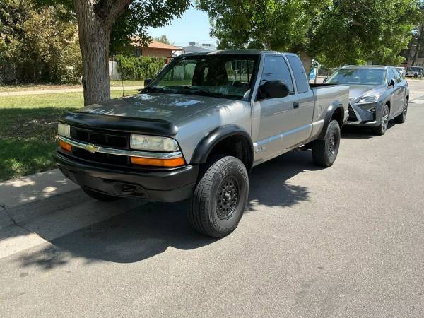 2000 Chevrolet S10 Extended Cab - ¡Financiamiento Disponible! - $6988.0063619715580545121