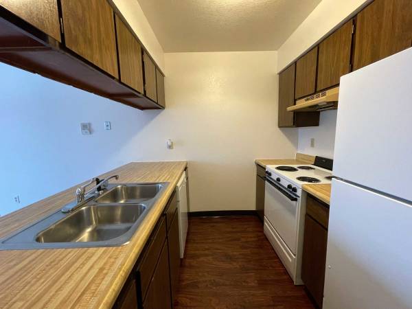 $1,307 / 1br - 750ft2 - Large Closets, Patio/Balcony, Individual Climate Control (1046 W 26th Ave, Anchorage, AK)63991793985795120
