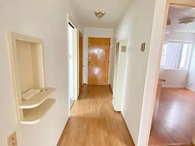 $1,420 / 2br - Bright 2 BD with Hardwood Floors & High Ceilings63965991407362122
