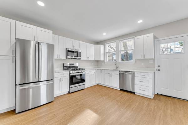 Brigantine Everything New Yearly Rental - Room for Rent