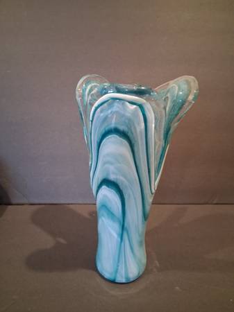 Italian Hand Made Murano glass Vase 1
