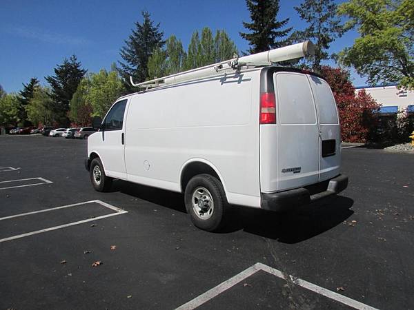 2012 CHEVROLET EXPRESS G2500 CARGO UTILITY VAN, LADDER ROOF RACK, SHEL - $10995.0063623524983169124