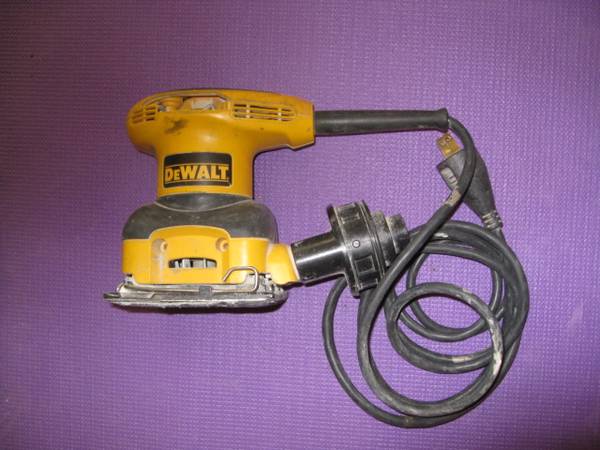 DeWalt Palm Sander 1