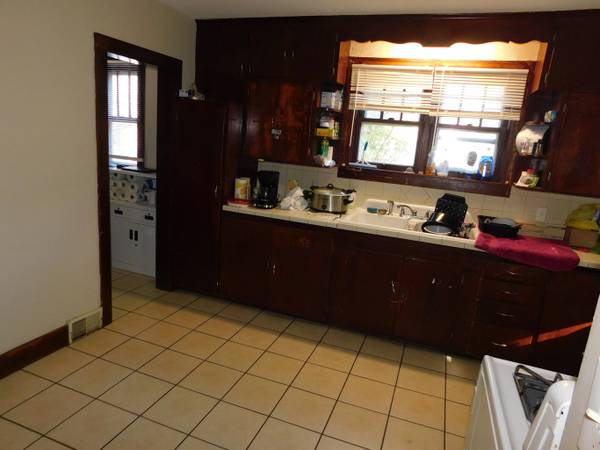 $129,900 3-bed, 2 bath home with LAND CONTRACT TERMS AVAILABLE! (Manistee, MI)64308161704449124