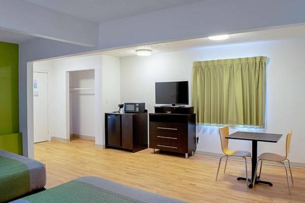 $1,099 / 1br - Live in Comfort - No Lease, No Deposit! (11645 Chesterdale Road, Springdale, OH)63974327998083120