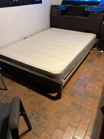 Full size bed frame 1