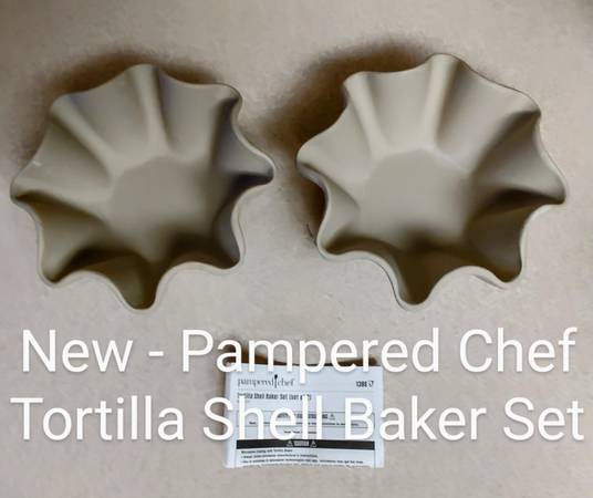 New Pampered Chef Tortilla Shell Baker Set 1