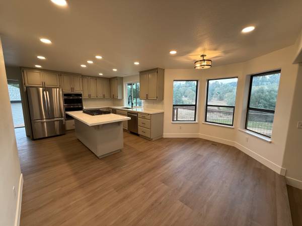 $6,250 / 4br - 3675ft2 - Sebastopol Victorian - For Rent (sebastopol)64181607722113123