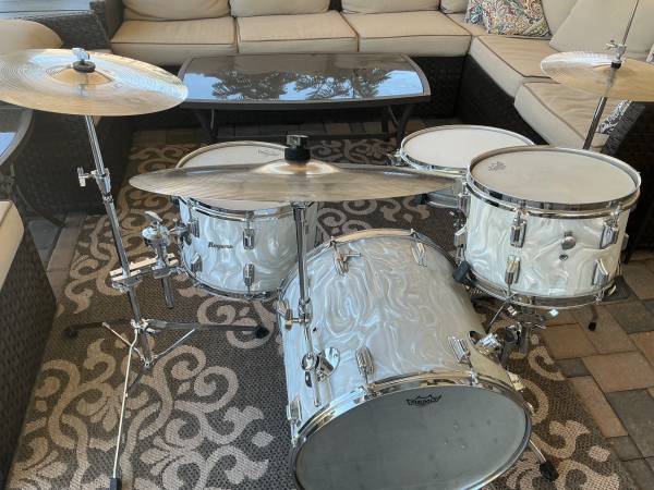 Drums Compact Set PENDING 1