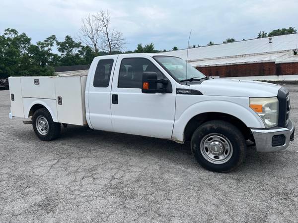2014 Ford F-250 4X2 EXCAB 6.2 AUTO 8FT UTILITY BED - $7,990 (CYNTHIANA KY)63625001370755122