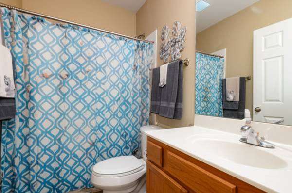 $600 / 1 habitación - Habitación privada y baño tranquilos - Un refugio silencioso en el valle (Panorama City, CA)63470371881857121