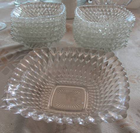 12 Berry Bowls w/Serving Bowl 1