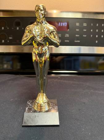 Réplica del premio Oscar, 24 cm de altura - 10 USD (Bellevue)63471357049857120