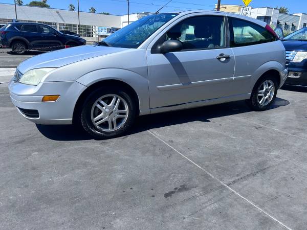 2007 Ford Focus Hatchback-New Battery-Automatic ($1950) - $1,950 (Torrance)636182456878091224