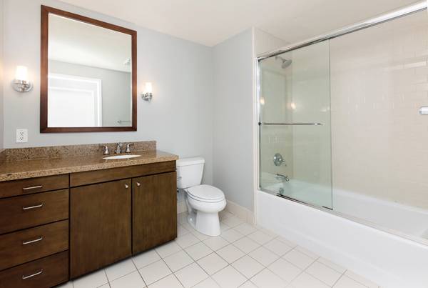 $3,895 / 1br - Stunning 12th FL VIEWS! Spaciou 1-Bed Upgrades & LOCATION!  *See Pics! (SOMA / south beach)64030484084353122