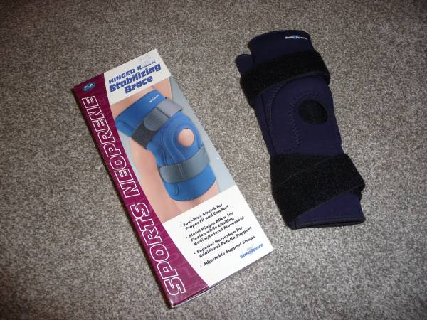 HINGED KNEE BRACE 1