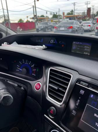 2015 Honda Civic - $10,50063616423011969124