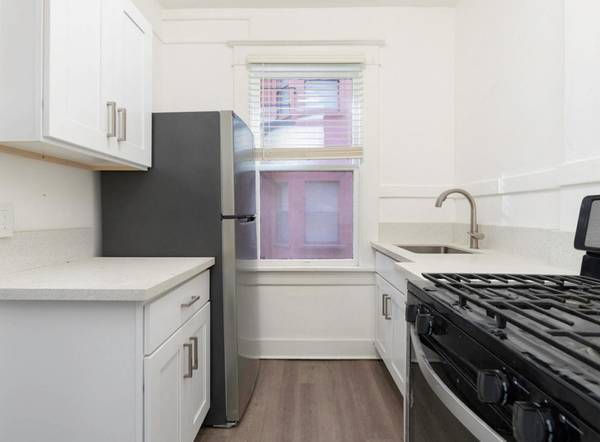 $1,295 / 1br - On-Site Management + Elevator - Right By Portland State University (Downtown Portland)64039223398275121