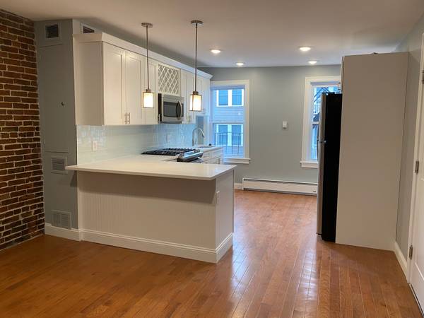 $3,000 / 2br - East Boston 2 Bed/1 Bath Apartment | Chelsea St (East Boston)63863244467457123