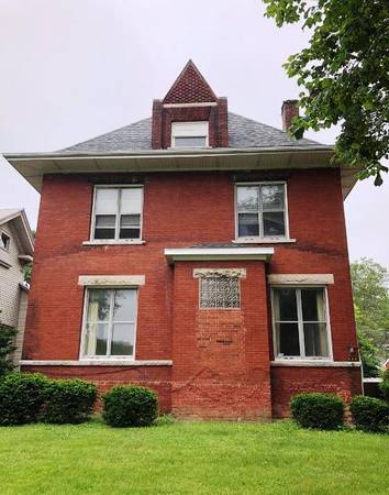 $805 / 1br - 1 Bedroom Near Downtown (505 E Front)63897746333570120