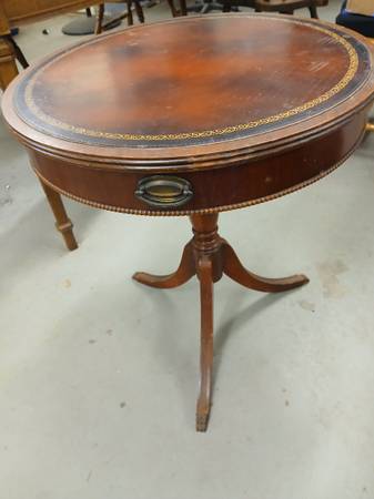 Mid-Century Vintage Duncan Phyfe End Table Thick Edge 1