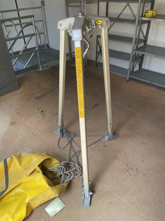 HONEYWELL MILLER Confined Space Tripod – 7 FT, 400 lb Capacity, Steel 1