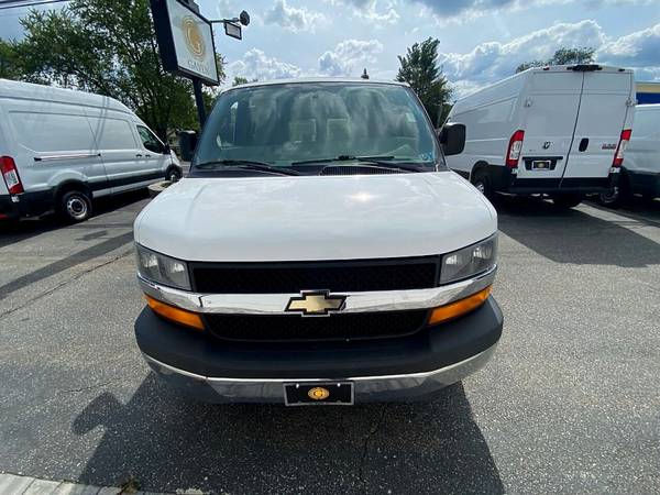 Camioneta de carga Chevrolet Express 2500 de 3 puertas 2018 - $6,985 (Gaven Commercial Truck Center)63614719902337124