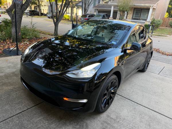 Tesla model Y 1