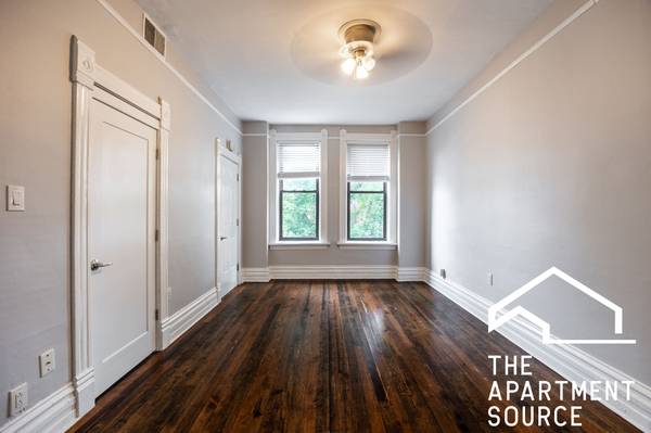 $2,100 / 1br - 1100ft2 - Spacious 1 Bedroom + Den in the Heart of Bucktown! (Bucktown)63899121682306121