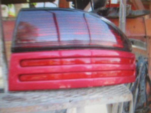 1996 INTREPID RIGHT TAIL LIGHT 1