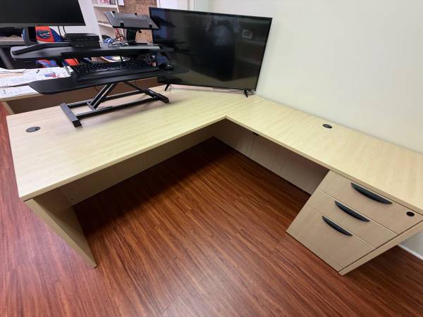 Desk 1