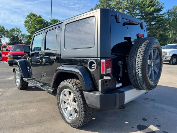 2015 Jeep Wrangler Unlimited Sahara 4x4! - $11,900 (Ortonville)63470236597505122
