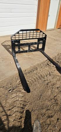 60in Pallet Forks 1