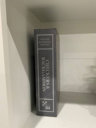 Bookshelf Vintage Game.  Collectors - $25 (Gulfport)62946977575297122